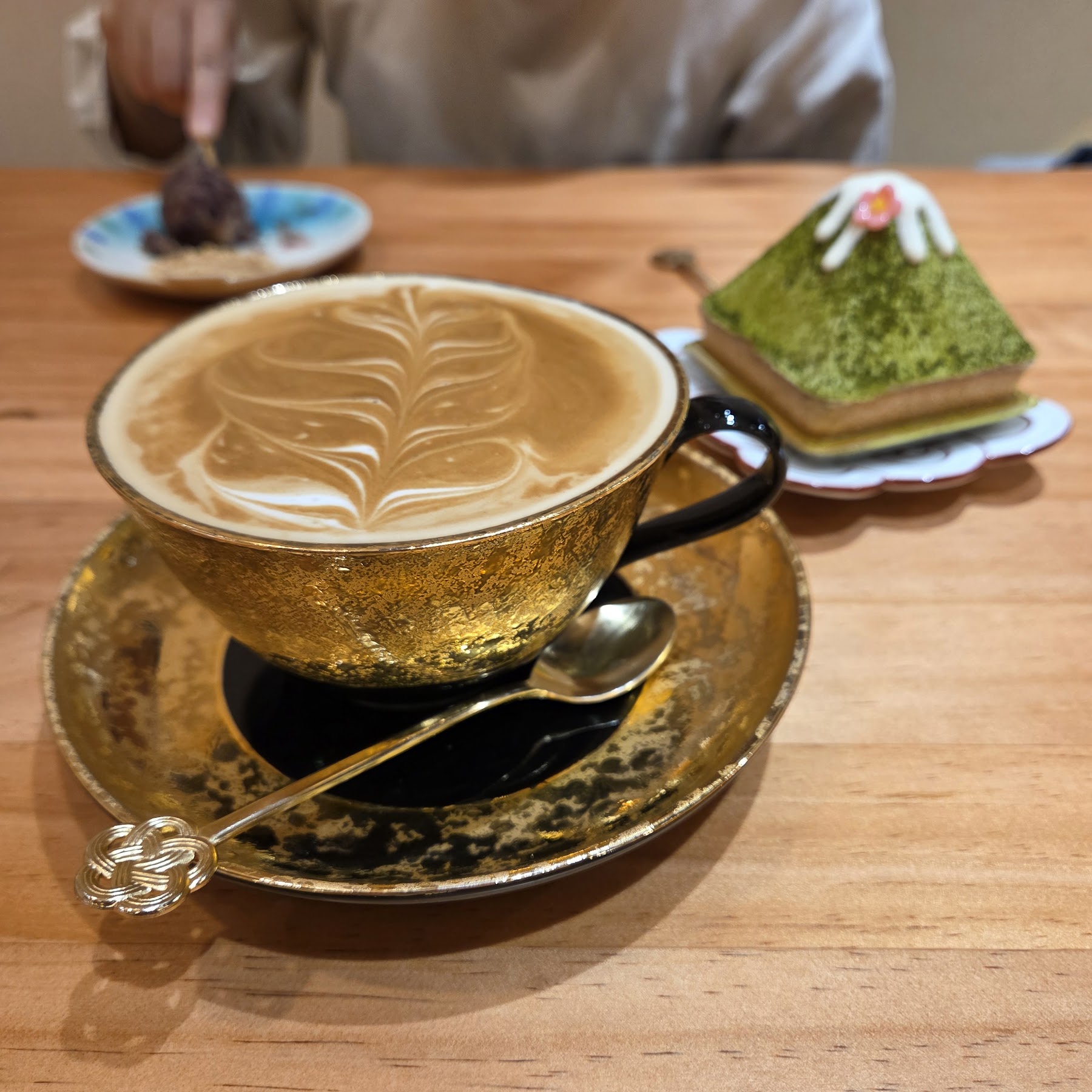 櫻珈琲永和仁愛總店拿鐵與抹茶蛋糕